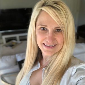 Meet your Posher, Becky